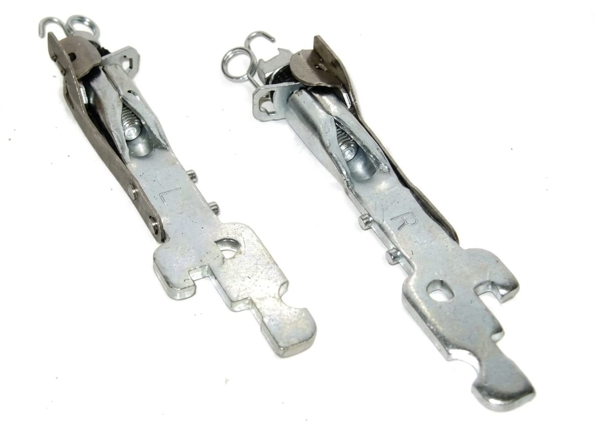 Renault Symbol brake master cylinder